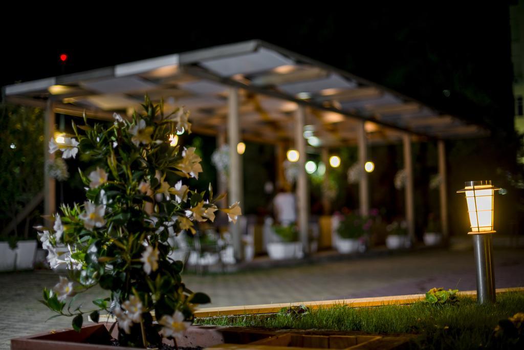 Kadrisa Hotel Durres Exterior photo