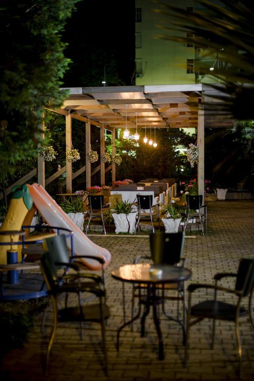Kadrisa Hotel Durres Exterior photo
