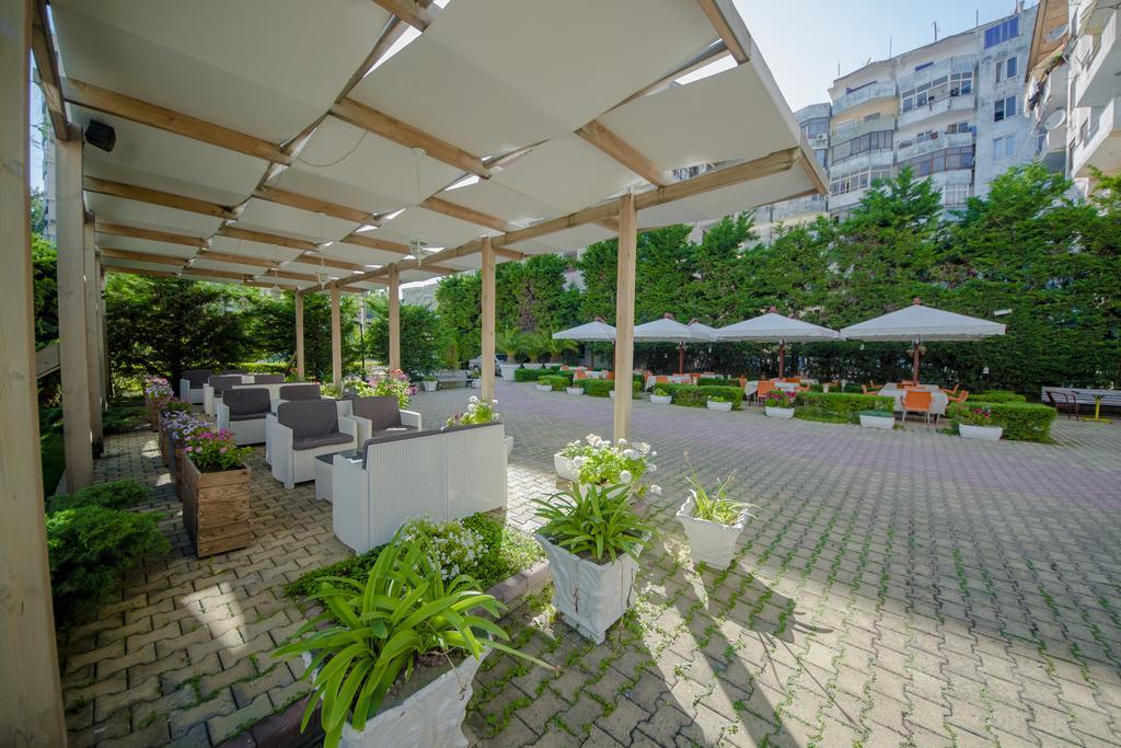 Kadrisa Hotel Durres Exterior photo
