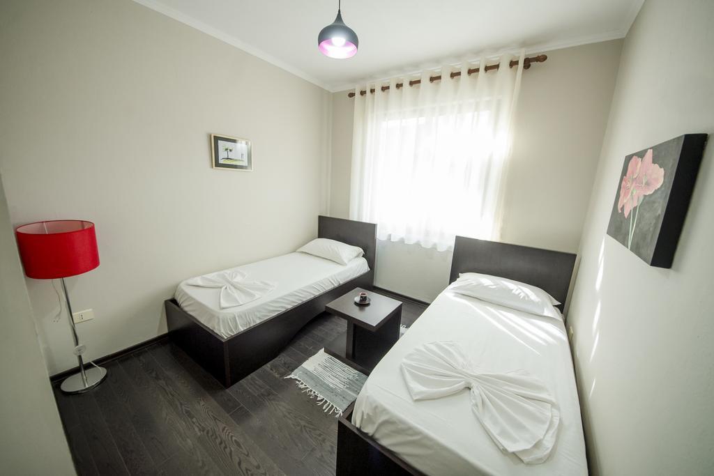 Kadrisa Hotel Durres Exterior photo