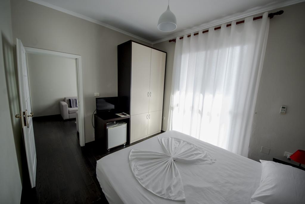 Kadrisa Hotel Durres Exterior photo