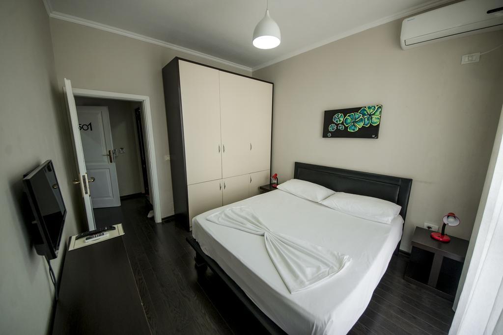 Kadrisa Hotel Durres Exterior photo