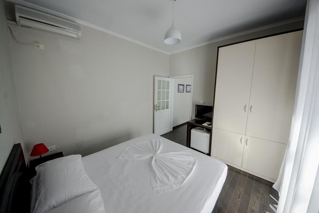 Kadrisa Hotel Durres Exterior photo
